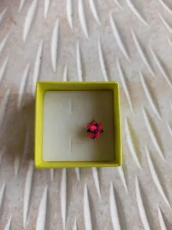 Boucle d'oreille seule