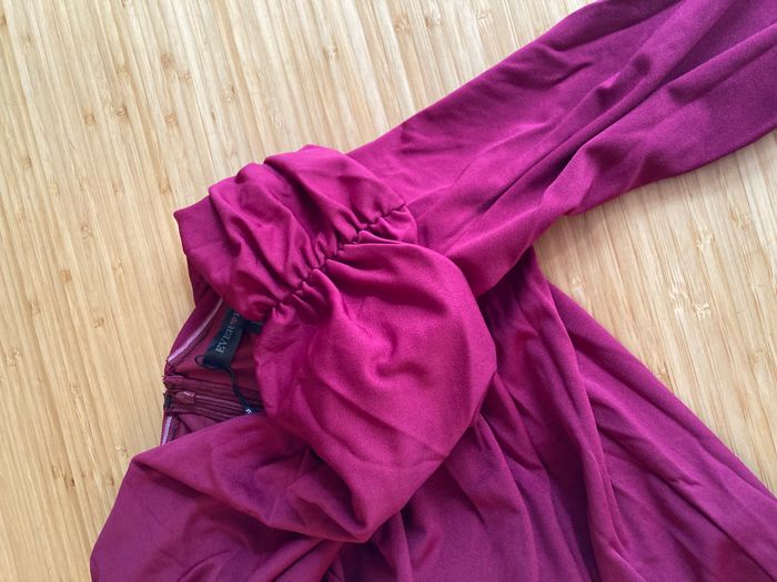 Robe de soirée de maternité rouge bordeaux - photo numéro 4