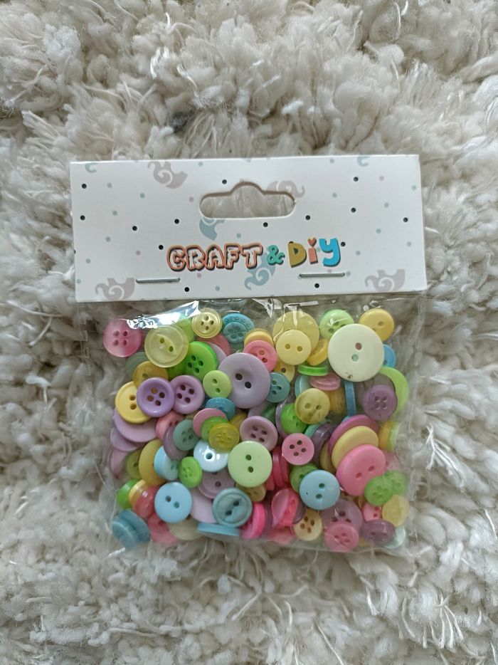 Environ 360 boutons acrylique - photo numéro 2