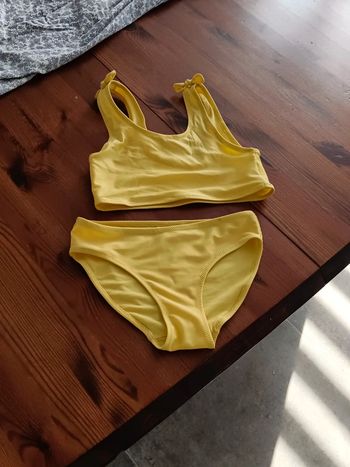 Maillot de bain 2 pièces 6/ 8 ans
