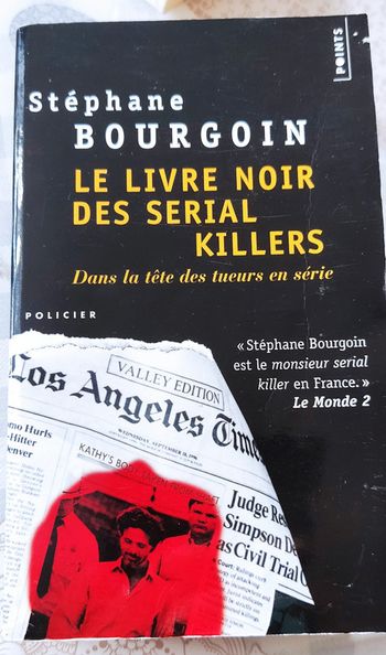 Le livre noir des serial killers