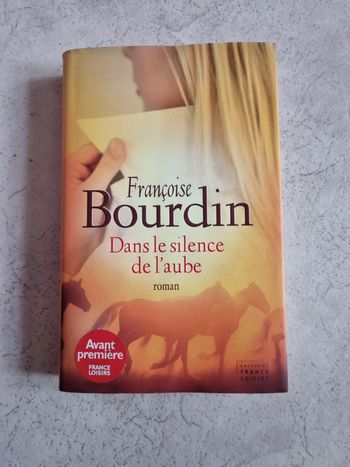 Dans le silence de l'aube