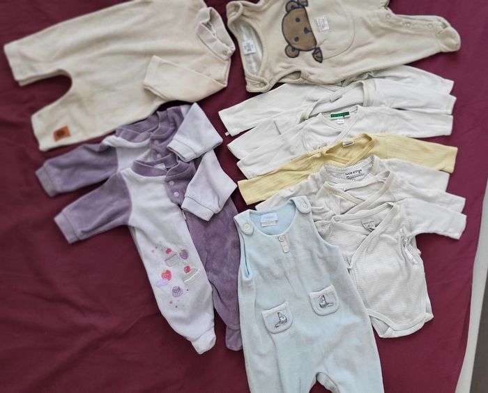 Lot de 12 vêtements pour bébé taille 0 - 1 mois - photo numéro 3