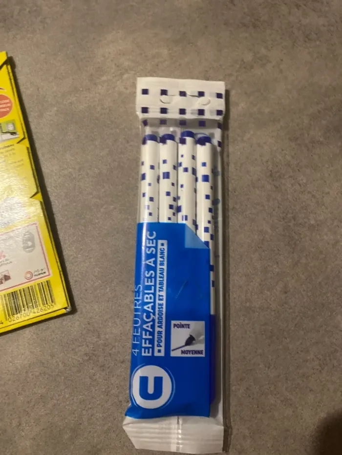 Lot de scotch pâte à fixe colle 4 feutres effaçable - photo numéro 14