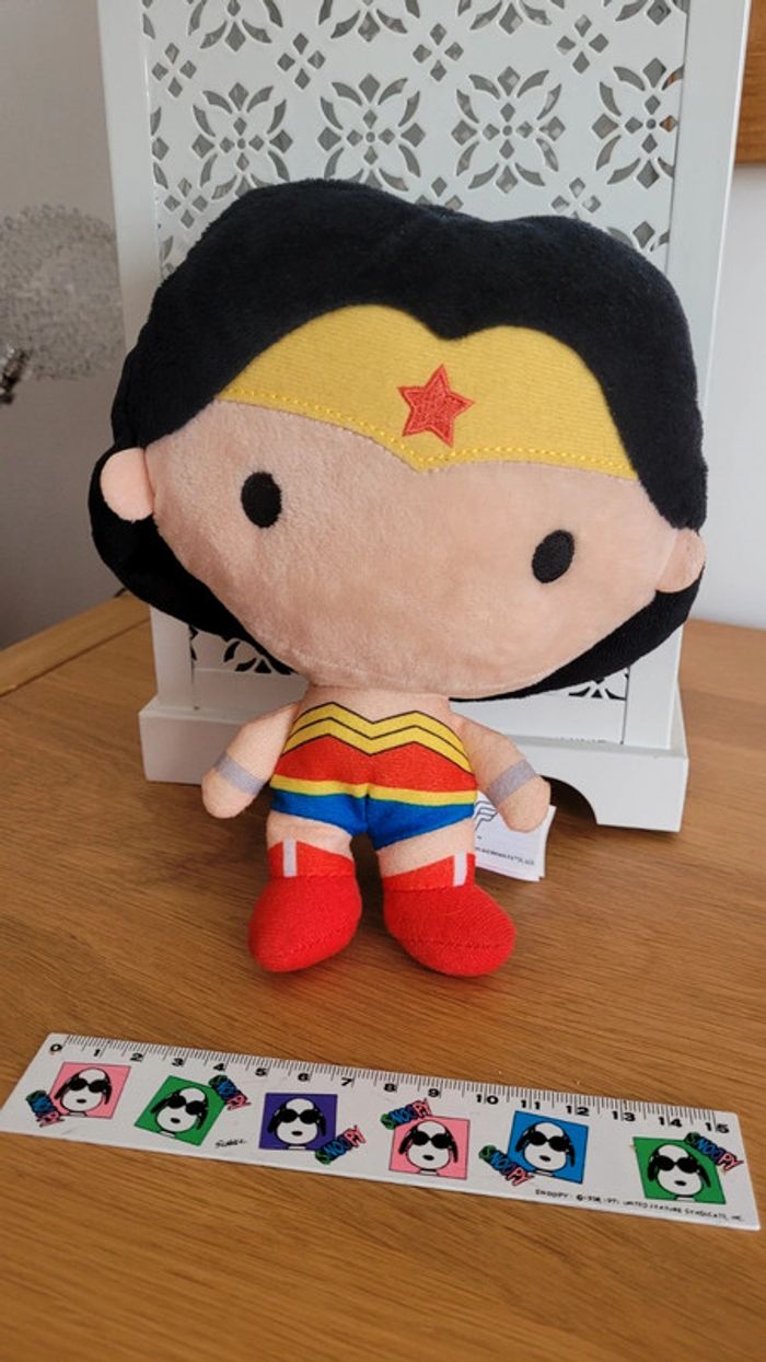 Peluche Wonder Woman officielle - photo numéro 2