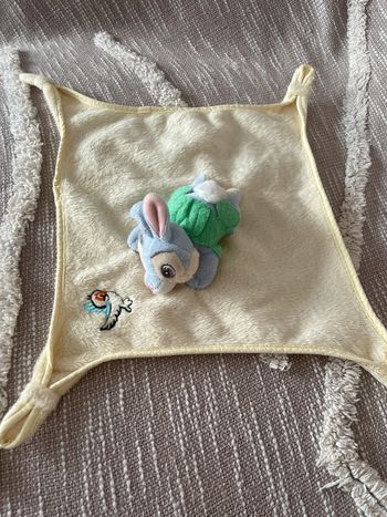 Peluche doudou plat 27cm Disney panpan lapin jaune très bon état