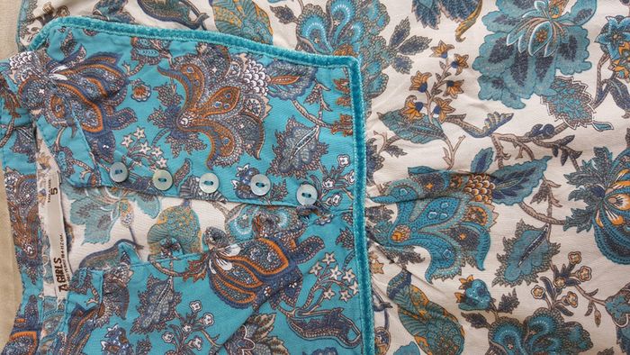 Tee-shirt manches longues façon chemisier tunique bleu motif fleuri Zara taille 5 ans - photo numéro 2