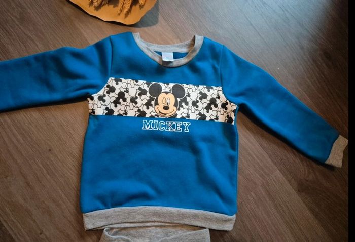 Magnifique ensemble jogging Mickey 86 cm - photo numéro 3