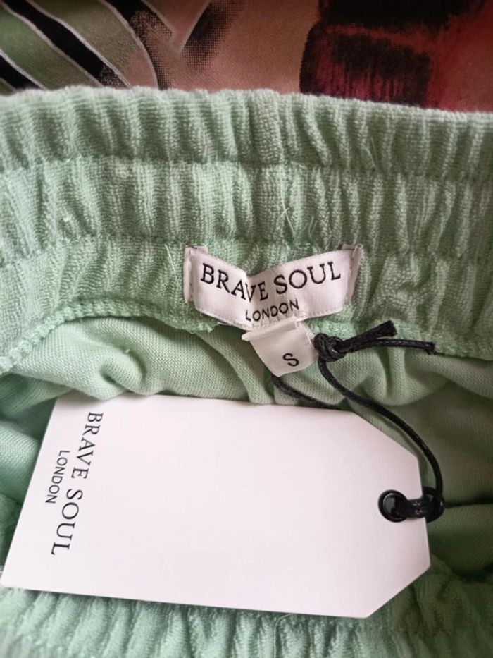 Short éponge.marque Brave soul. (939) - photo numéro 3