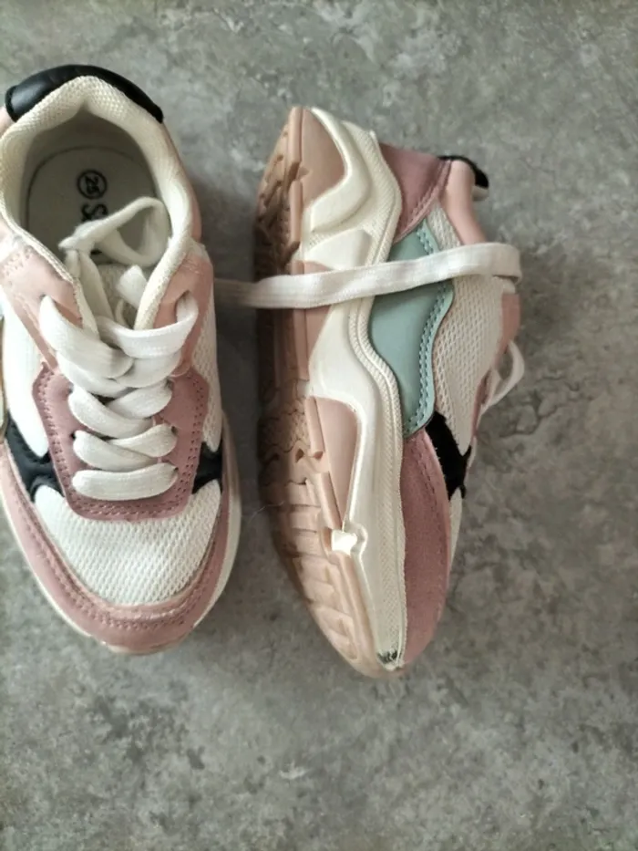 Baskets taille 25 - photo numéro 6