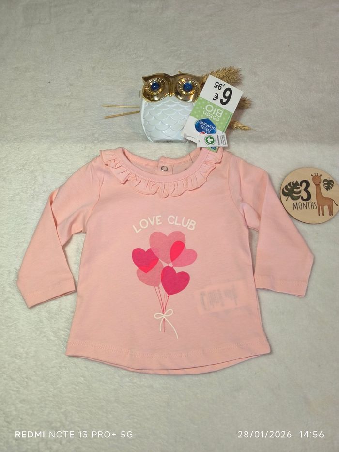 Haut ML 3 mois fille Mot d'enfants neuf