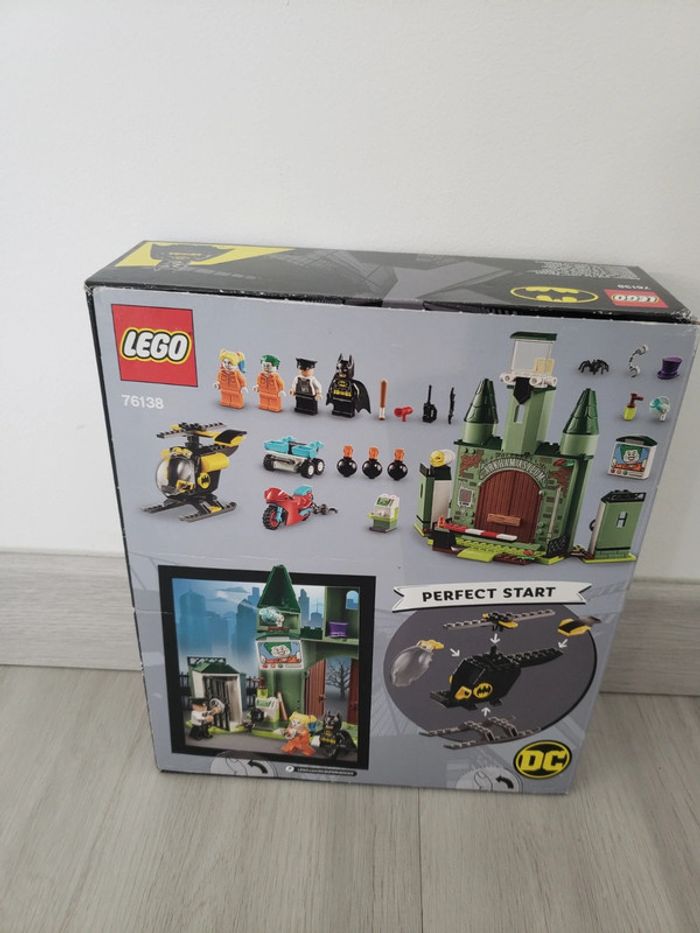 Lego 76138 Batman et l'évasion du Joker - photo numéro 11