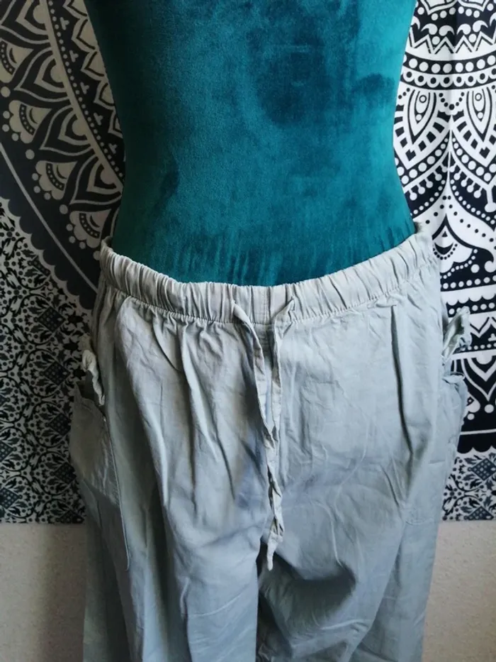 Pantacourt vintage bleu clair style cargo avec poches et lien à nouer / beauty woman / (XL) - photo numéro 2
