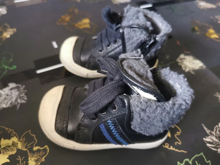 baskets taille 20 - photo numéro 2