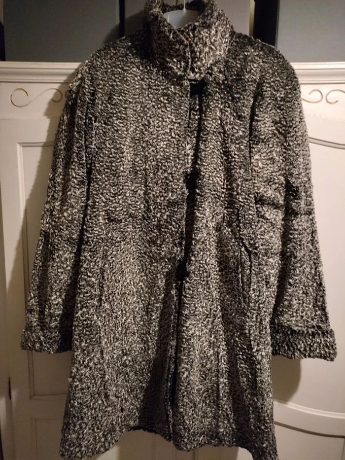 Très beau manteau gris neuf jamais porté taille 42 - photo numéro 3