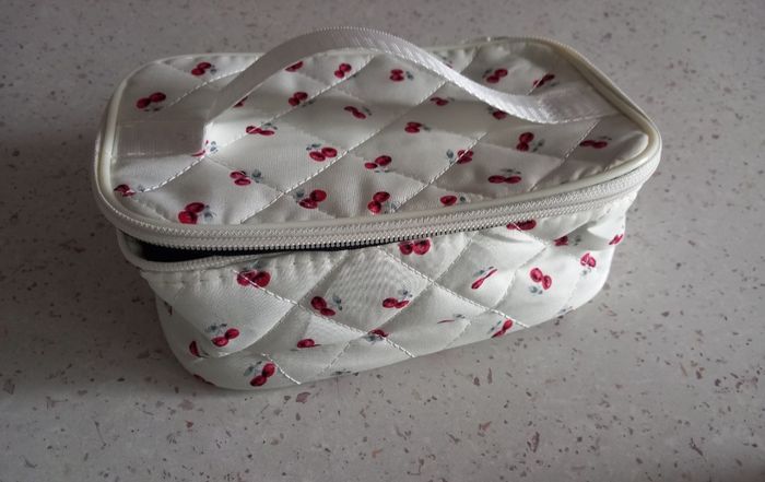 3 trousses pour maquillage ou affaires scolaires blanches - photo numéro 6