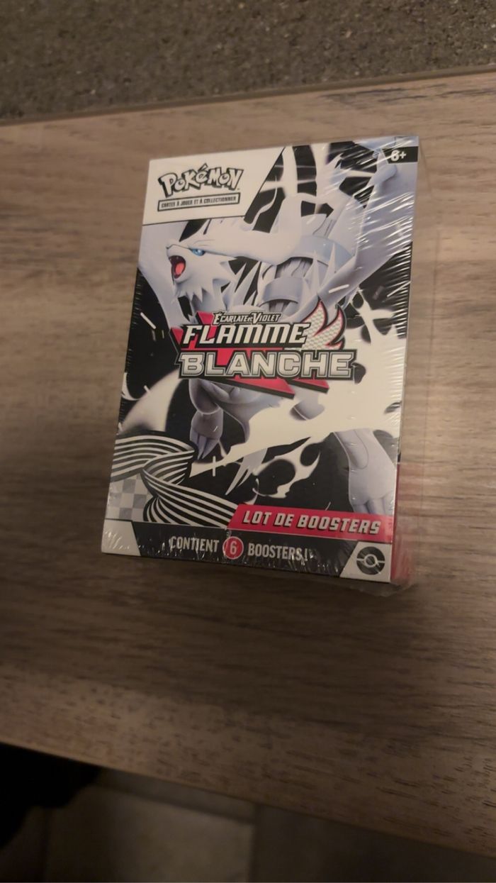 Bundle Pokemon 10.5 flamme blanche