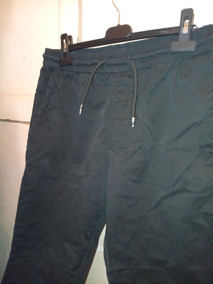 Pantalon style cargo zara t. M resserre à la cheville - photo numéro 2