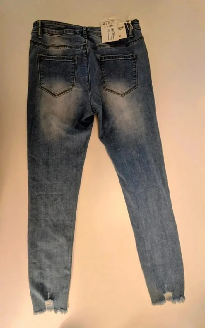 Jean skinny ourlet effiloché neuf avec étiquette taille 40 femme - photo numéro 3