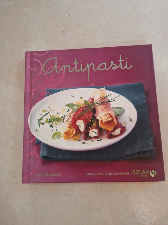 Livre antipasti édition solar