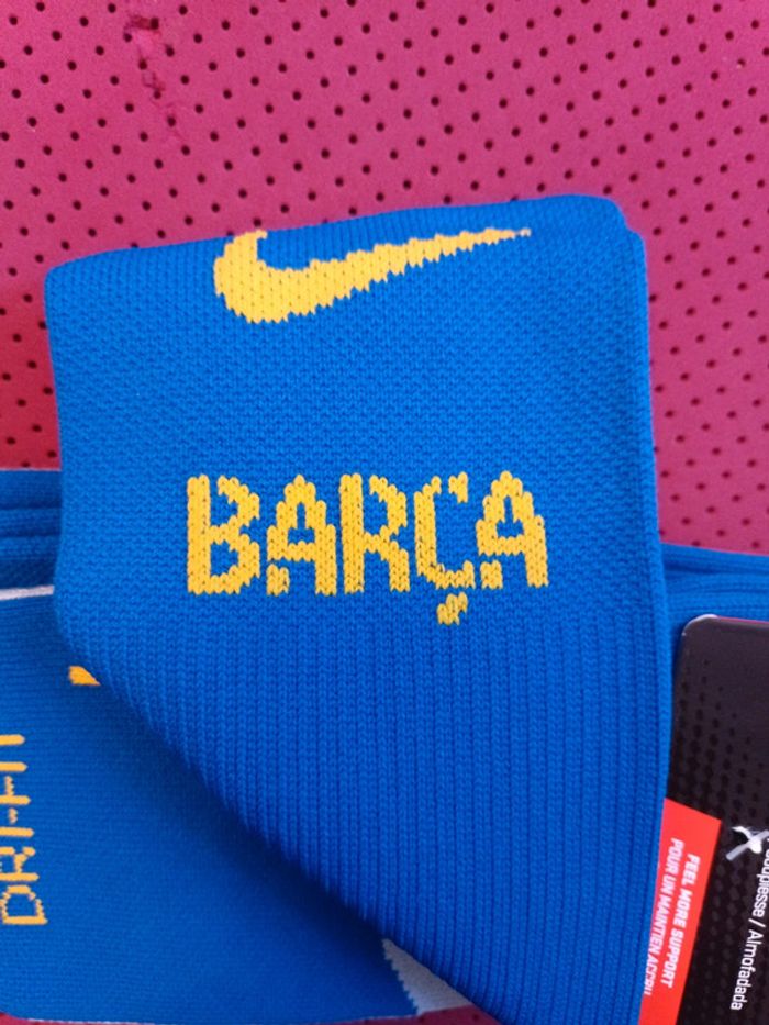 Chaussettes de foot FC Barcelone, Nike Authentique Officiel taille 46/50, Neuf - photo numéro 3