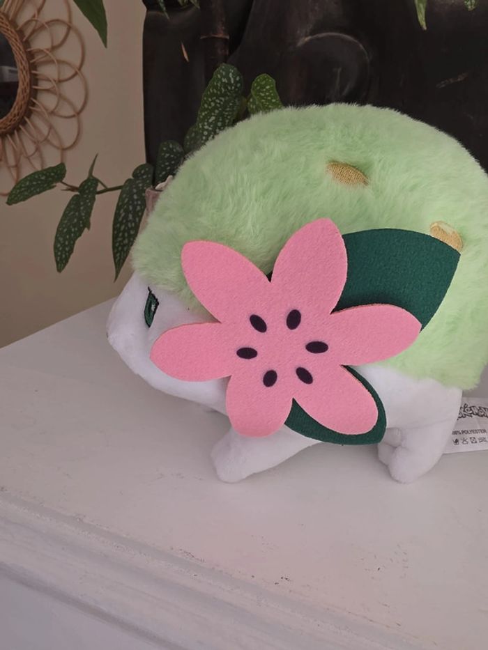 🌸 Peluche Pokémon officielle – Shaymin Forme Terrestre – NEUVE 🌿 - photo numéro 4