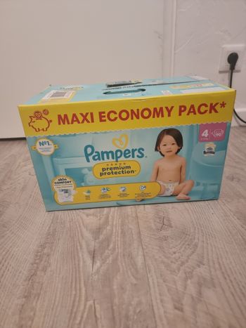 Couches pampers premium protection