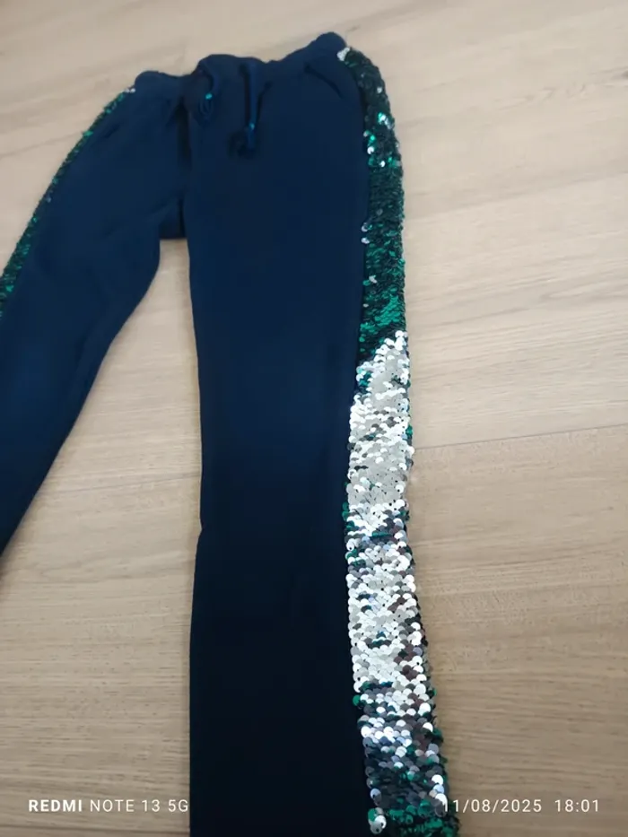 Magnifique jogging Vertbaudet taille 6 ans - photo numéro 3