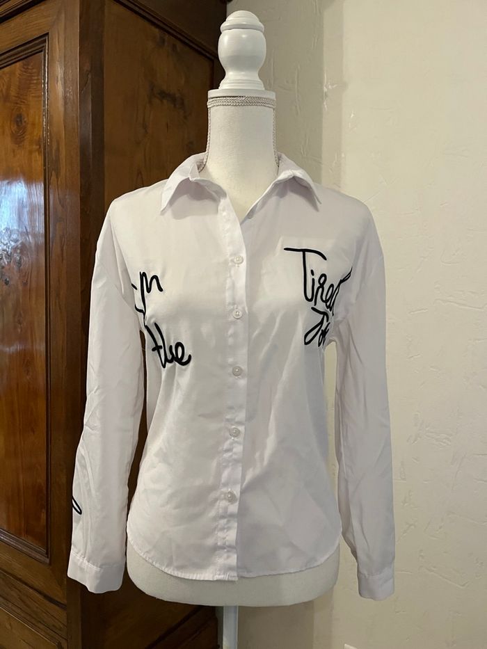 Chemise blanche Parisian Chic - style Emily in Paris