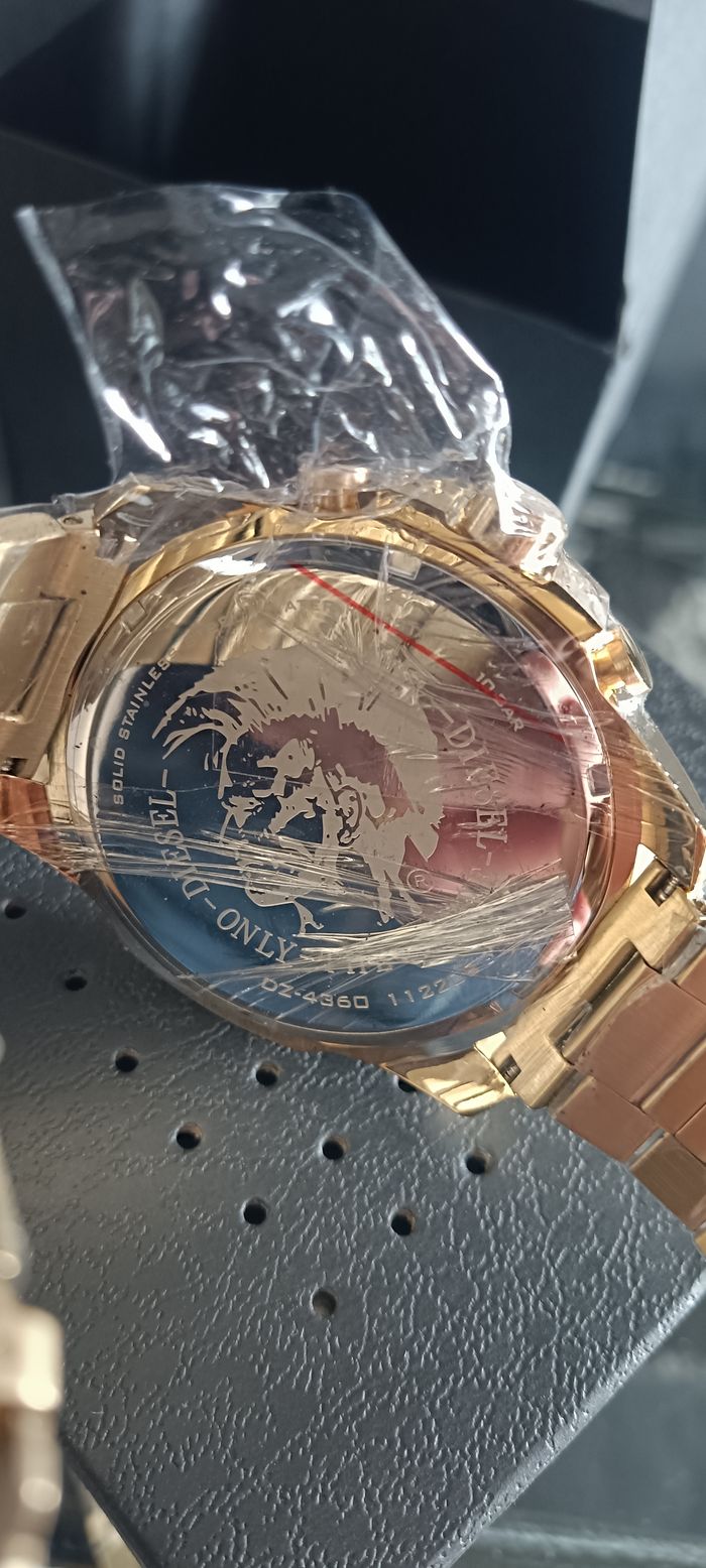 Montre Homme DIESEL, étanche, couleur Or. Neuve. - photo numéro 6