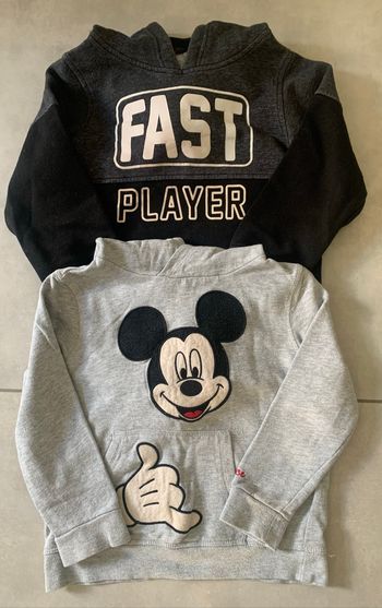 Lot de 2 pulls à capuche 5/6 ans garçon