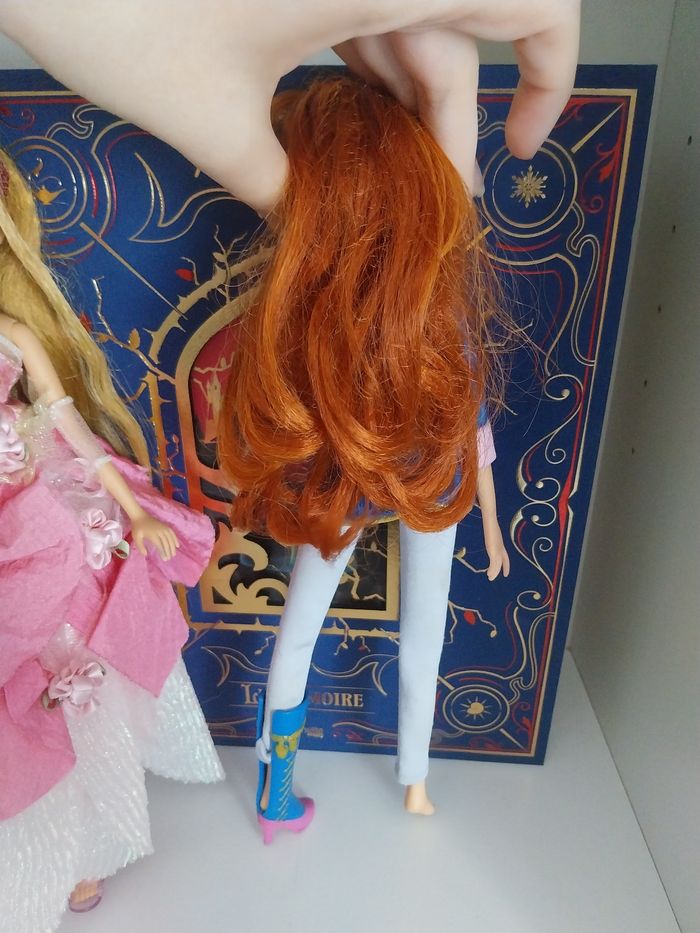 3 poupées Winx Bloom et Flora Bal des Princesses Princesse Glamour L'Aventure Magique Smoby - photo numéro 3