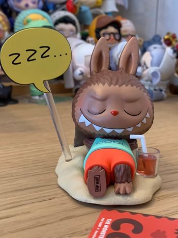 🍫 Pop Mart Labubu – The Monsters Candy Series : Triangle Chocolate (avec carte)