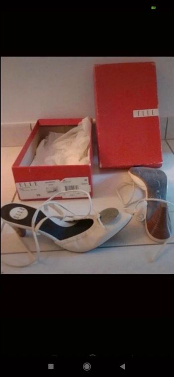 Très belles sandales ELLE neuves