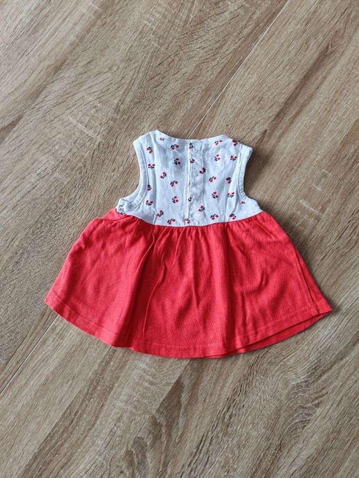 Robe Kiabi 1 mois - photo numéro 2