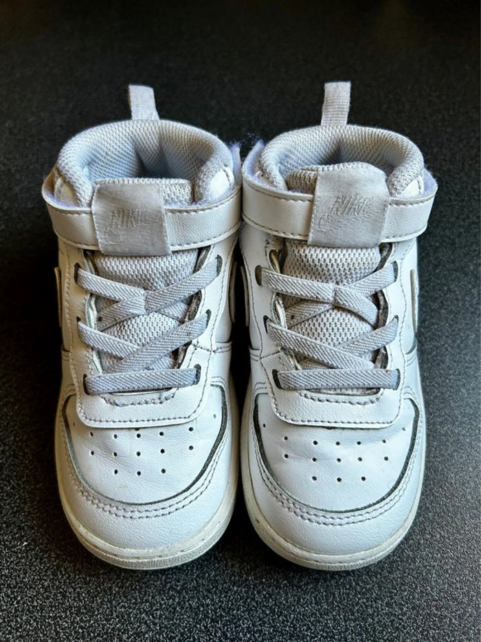 Basket Nike montante blanche T25 - photo numéro 2