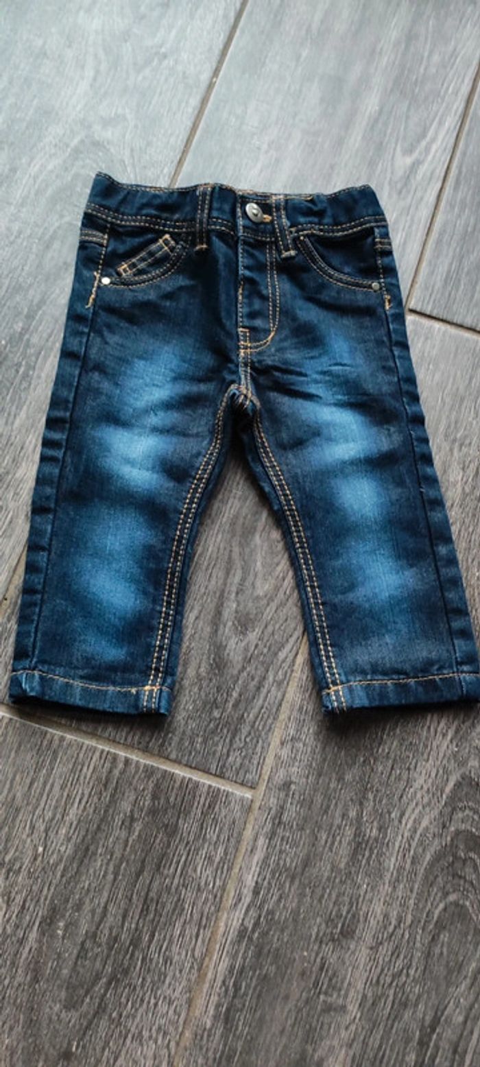 Jean taille 6 mois