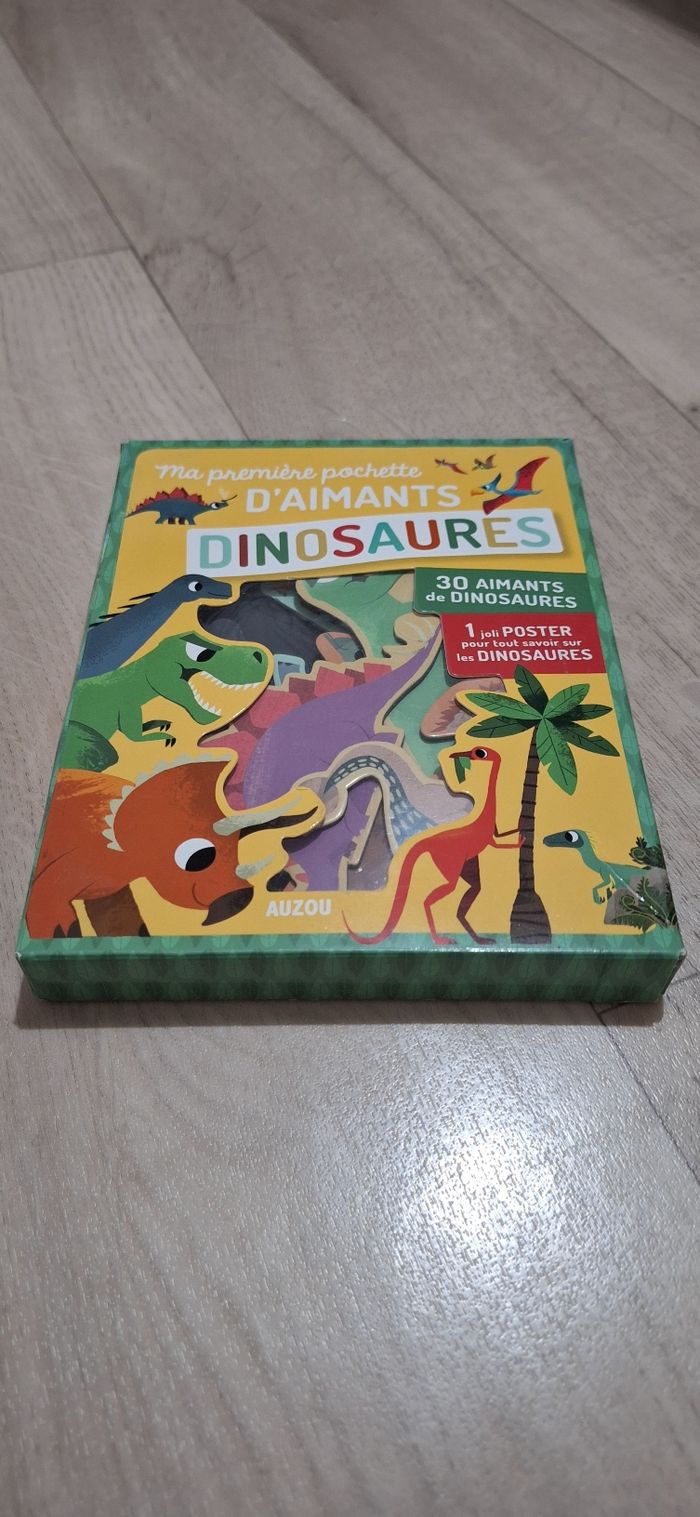 🦖 Pochette aimantée dinosaures – 30 aimants + poster – 3 ans et +