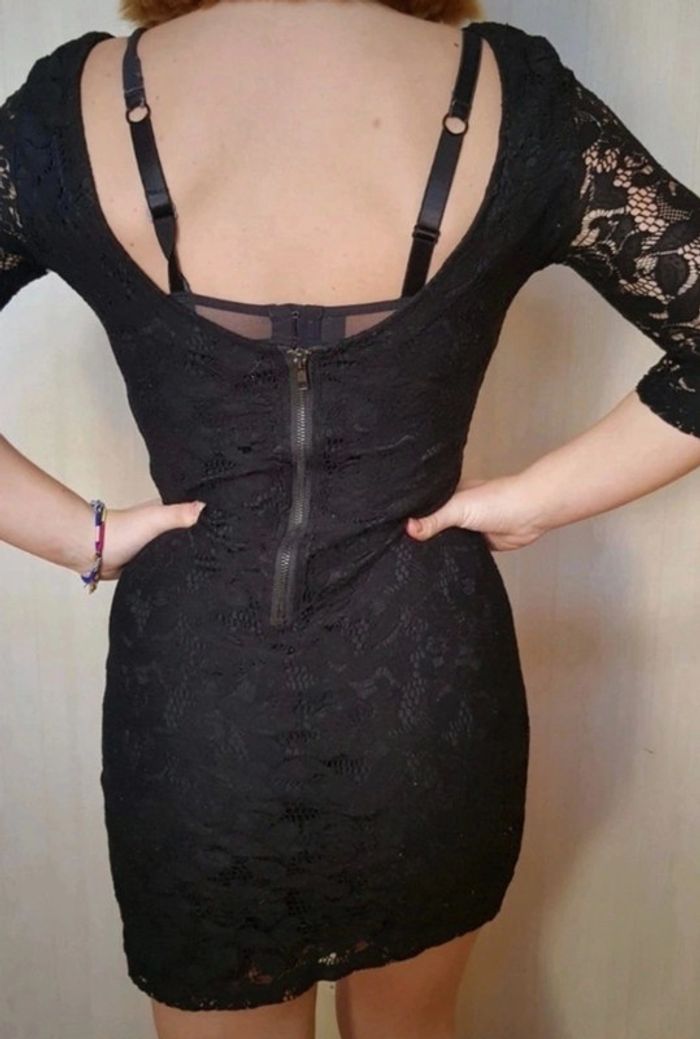 Robe jennyfer en dentelle taille m - photo numéro 2