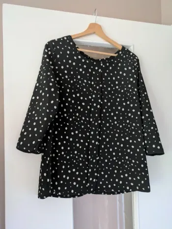Magnifique haut blouse femme noir et blanc taille 44