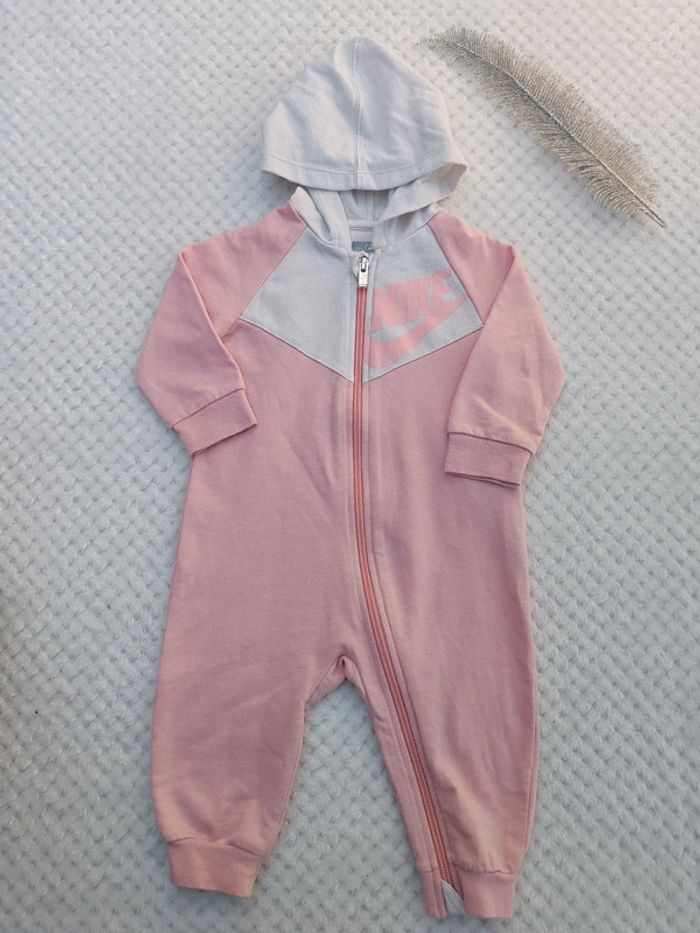 🔸Combinaison rose et blanche Nike - 9 mois🔸