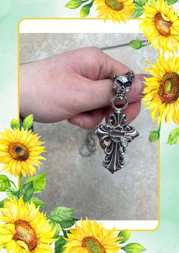 Collier croix tête de mort