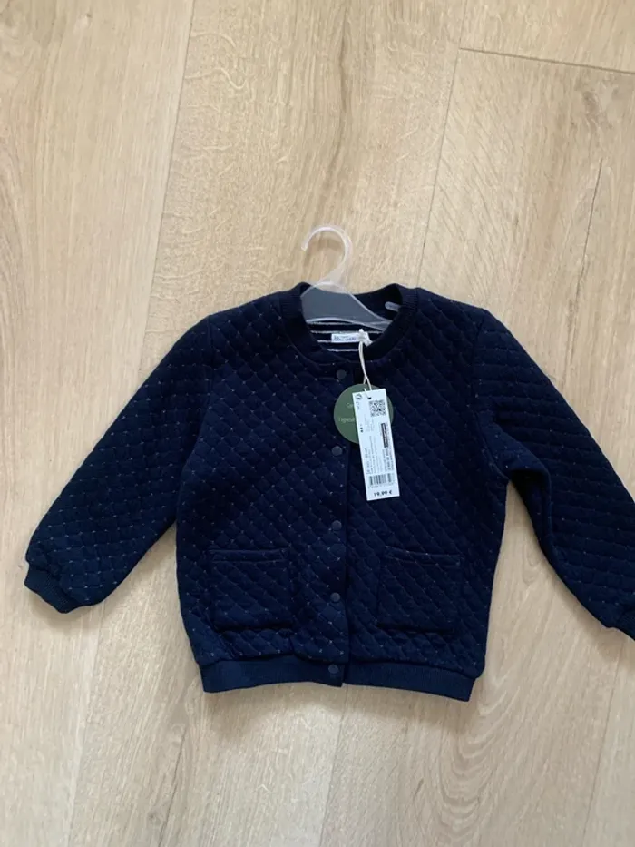 Gilet 24 mois boutchou neuf
