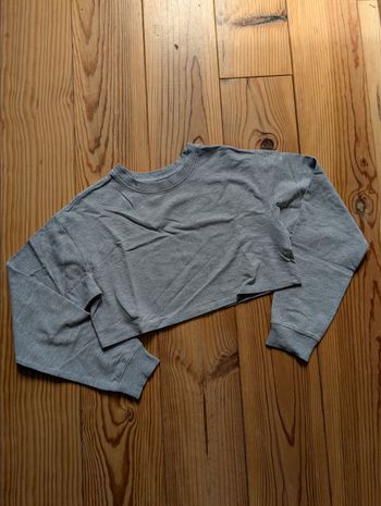 Pull court gris