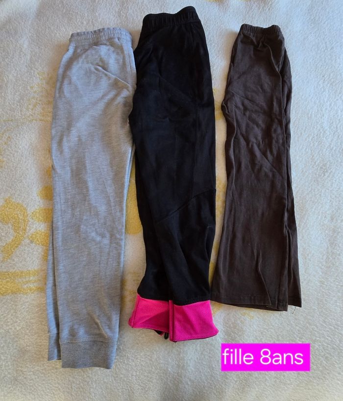 Lot jogging fille 8ans