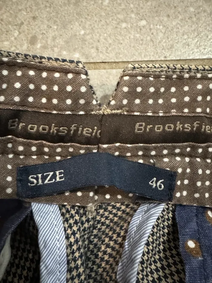 Pantalon Brooksfield, taille 46 (42FR) , très bon état, 42x112cm 100% coton - photo numéro 2