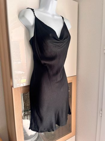 Robe nuisette satinée bershka
