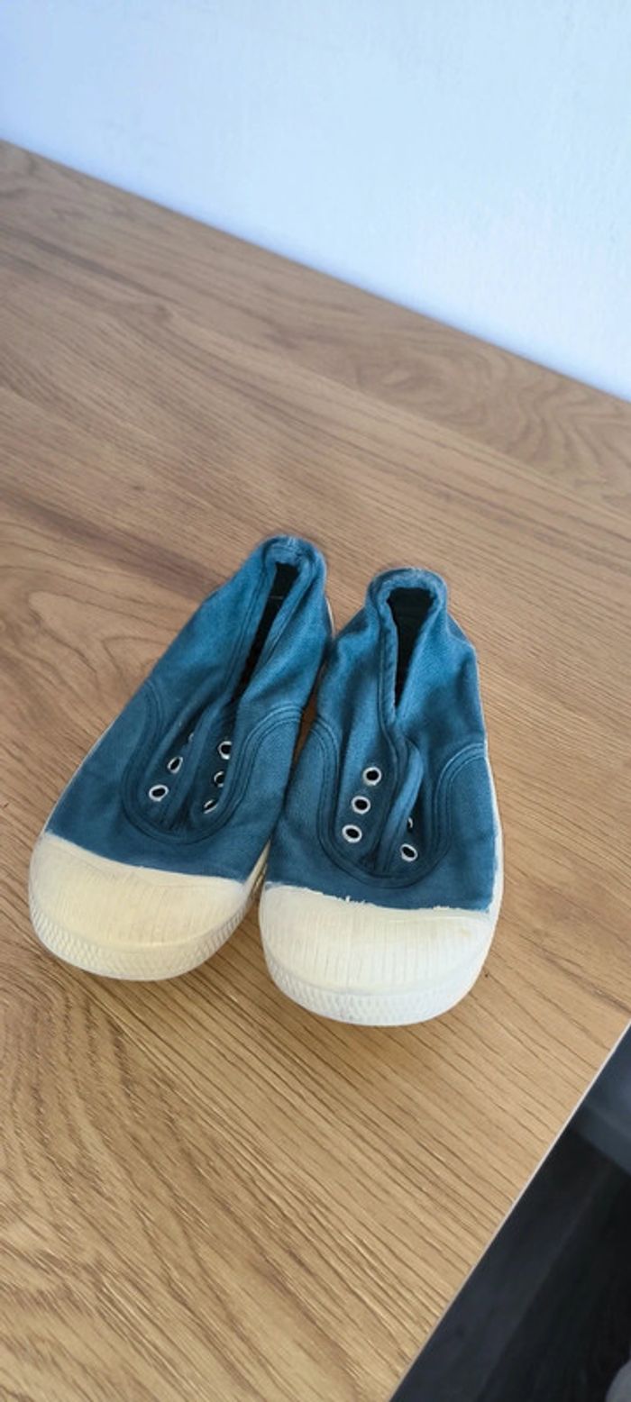 Tennis bleu sans lacets 25 très bon état fille où garçon