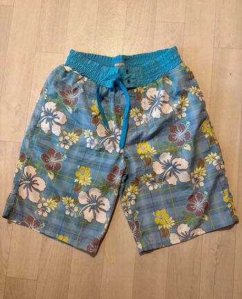 Short de plage 10 ans orchestra très bon état