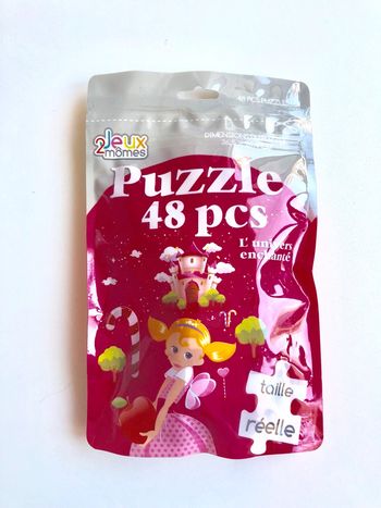 Puzzle univers enchanté neuf